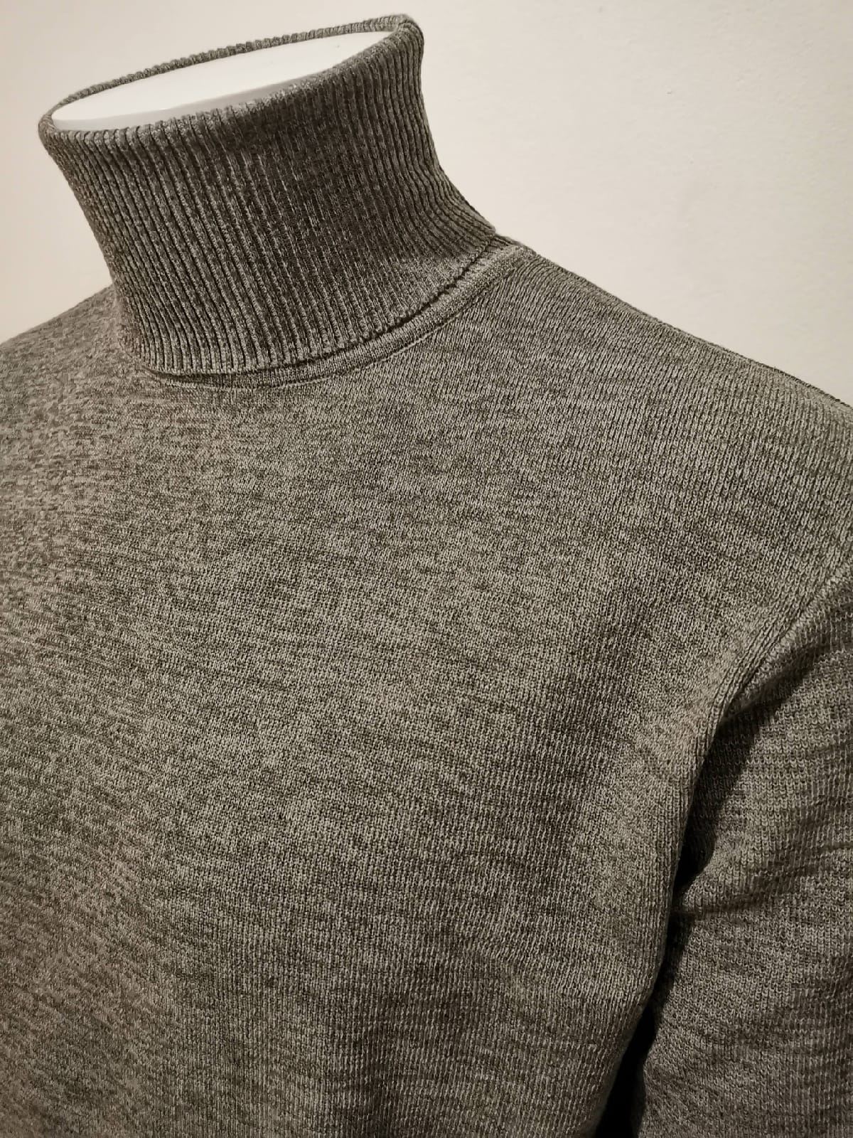 Pulls en cols montants gris clair - Chemise Belgium