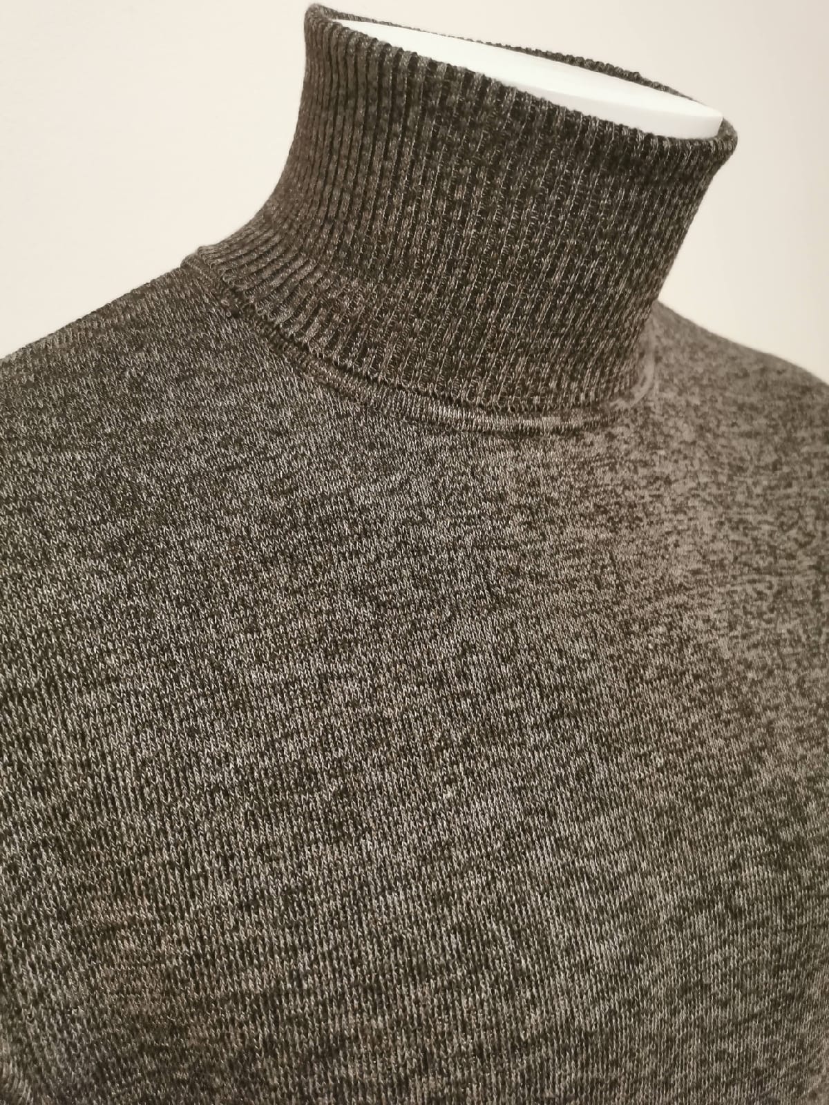Pulls en cols montants gris foncé - Chemise Belgium