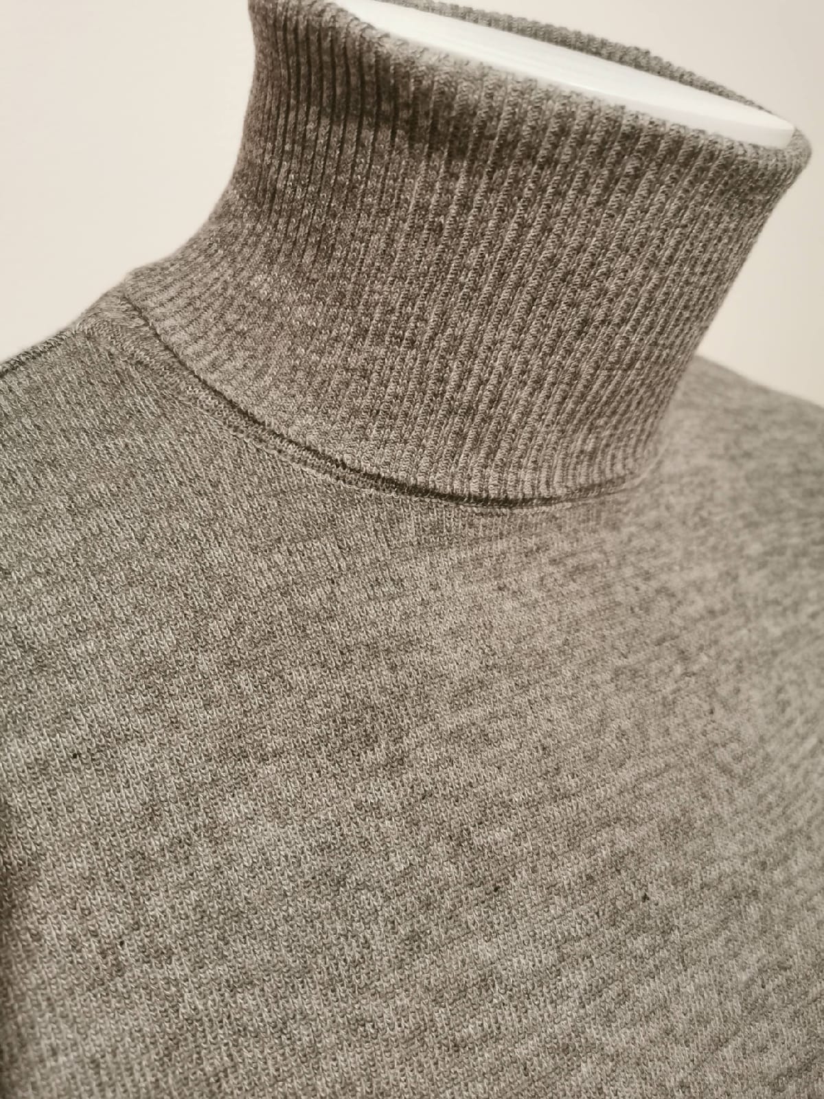 Pulls en cols montants gris clair - Chemise Belgium